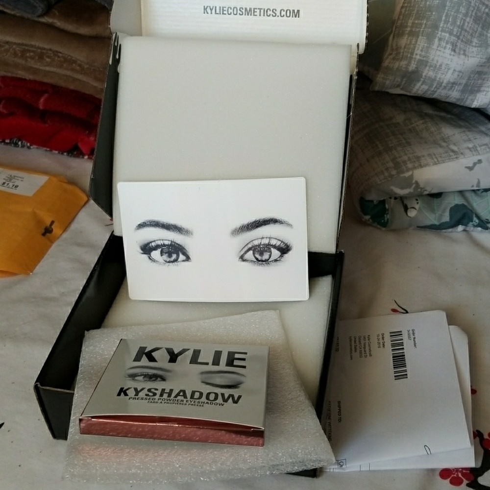 Kylie Cosmetics Burgandy Palette NEW/Authentic